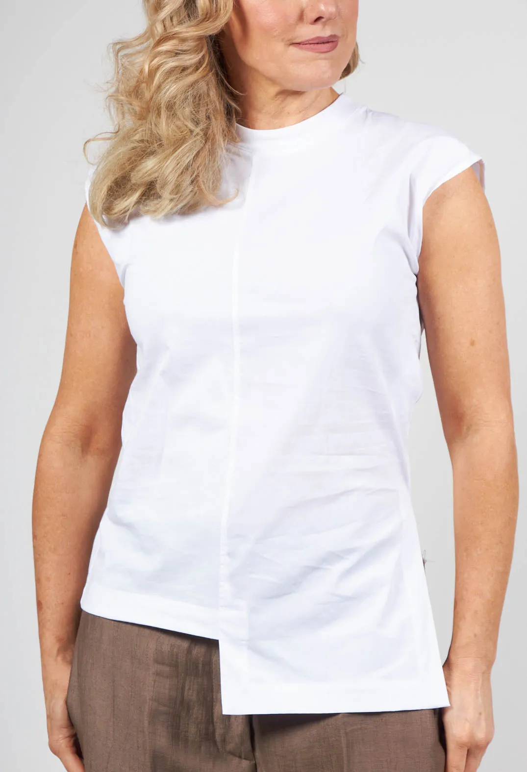 Sleeveless Jersey Top Quinotauro in Bianco