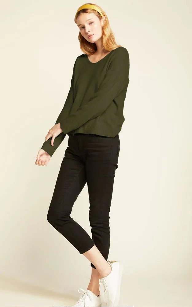 SM1954 Basic V-neck Sweater