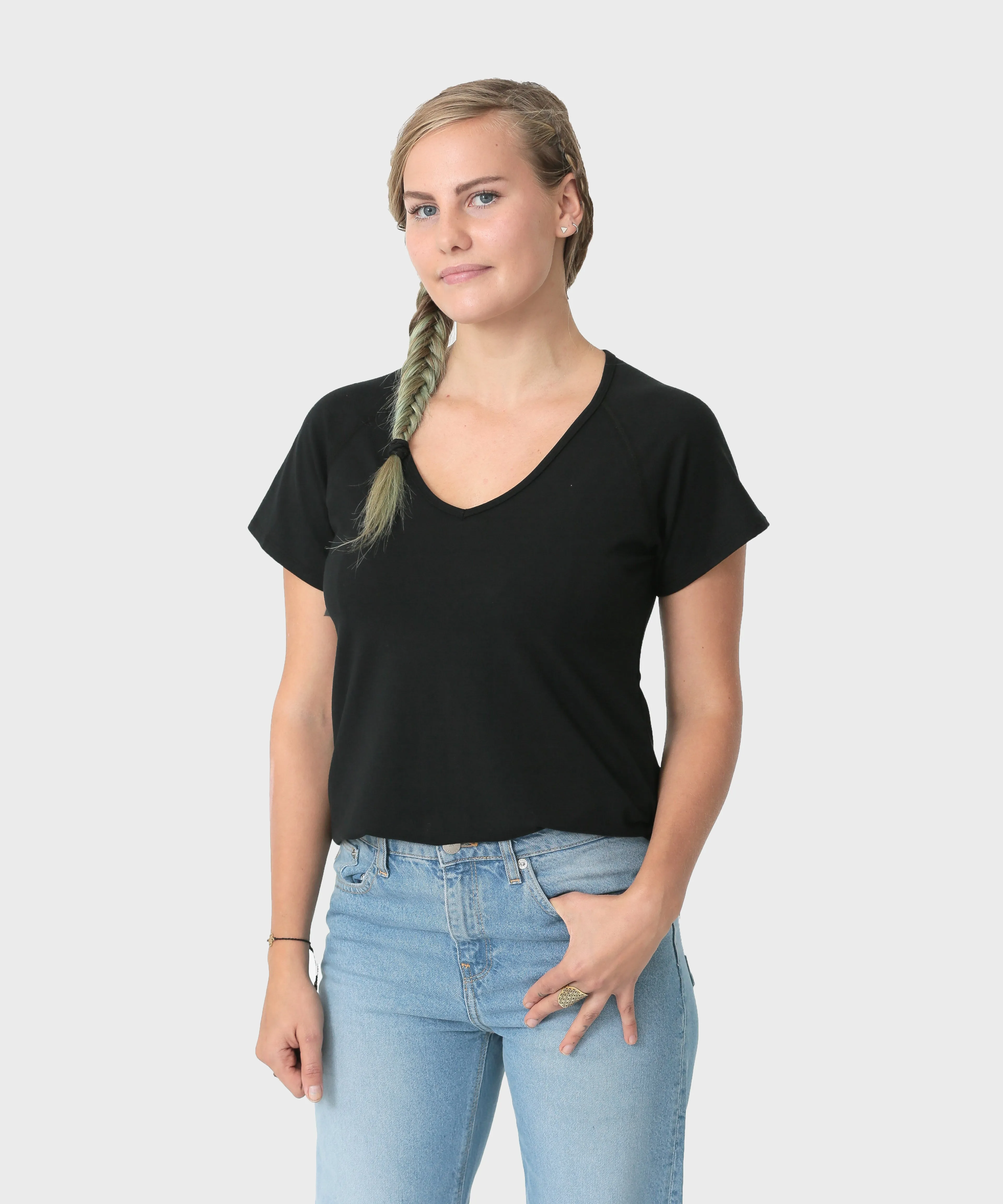 Ula V-neck Tee